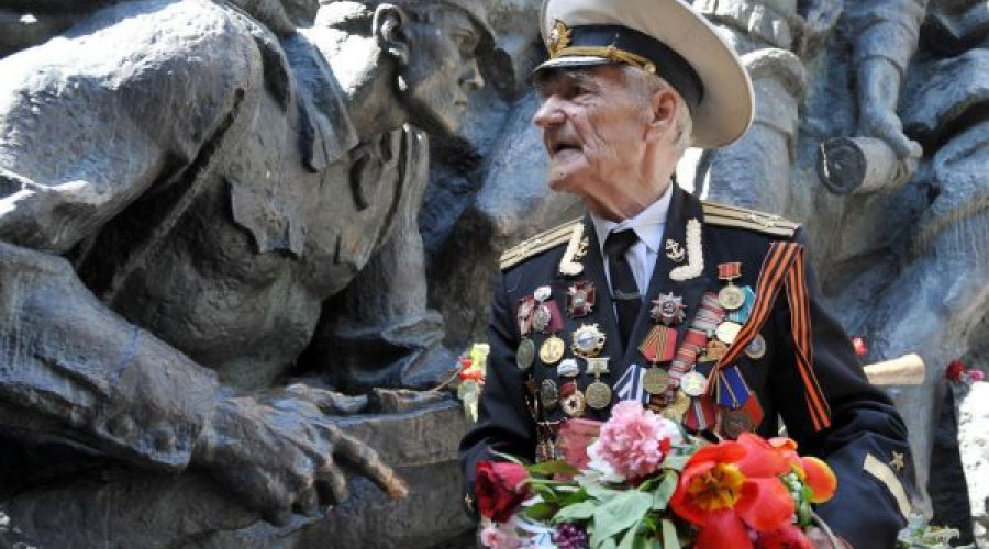 С наступающим днем победы